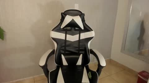 Julius Novachrono  online show from October 6, 11:40 am