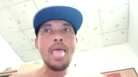 Snapshot of santichai561323 chatting on February 13, 6:09 am santichai561323 online show from February 13, 6:09 am