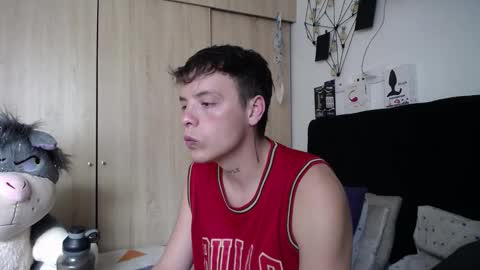 Santii online show from September 12, 7:25 pm