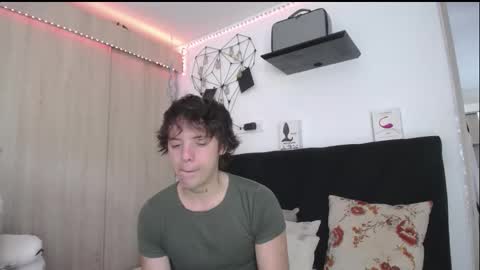 Santii online show from March 13, 1:40 pm