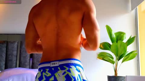 Snapshot of santin_seans chatting on January 19, 2:32 pm Santiago Seans online show from January 19, 2:32 pm