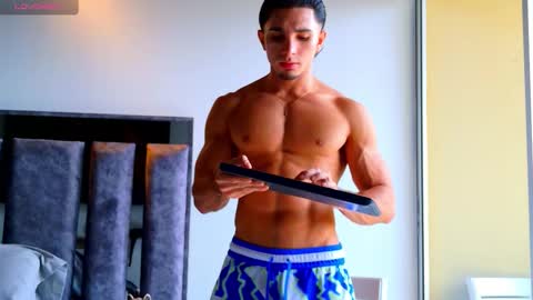 Snapshot of santin_seans chatting on February 9, 3:05 pm Santiago Seans online show from February 9, 3:05 pm