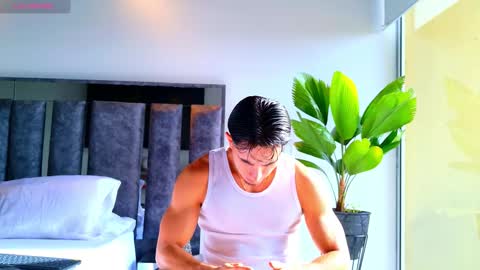 Snapshot of santin_seans chatting on February 26, 1:21 pm Santiago Seans online show from February 26, 1:21 pm