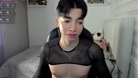 Mr. Santiago online show from December 21, 1:40 pm