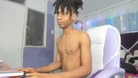 Snapshot of santy_bigcock_01 chatting on November 5, 11:10 am santy online show from November 5, 11:10 am