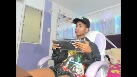 Snapshot of santy_bigcock_01 chatting on November 21, 3:22 pm santy online show from November 21, 3:22 pm