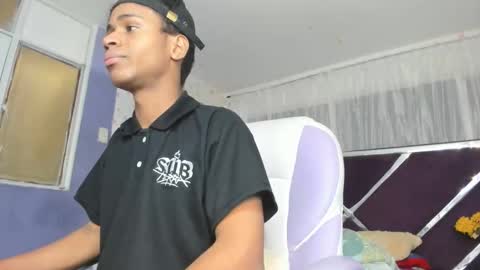 Snapshot of santy_bigcock_01 chatting on December 21, 4:41 am santy online show from December 21, 4:41 am