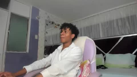 Snapshot of santy_bigcock_01 chatting on March 22, 2:37 am santy online show from March 22, 2:37 am