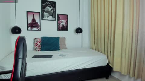 Santiago Carrington online show from December 21, 8:21 pm