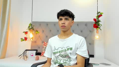 Santiago Carrington online show from December 24, 12:55 pm