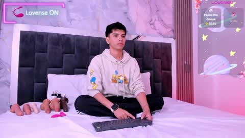 Santiago Carrington online show from March 30, 9:49 pm