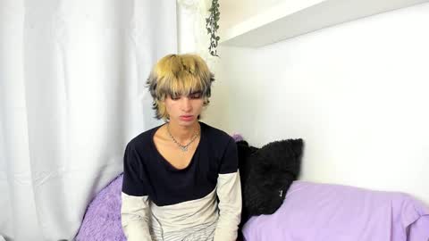 Snapshot of santy_kitty chatting on December 7, 7:05 am kitty online show from December 7, 7:05 am