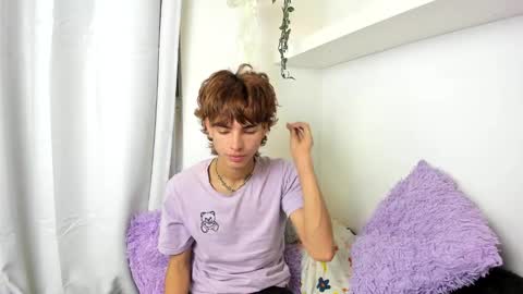 Snapshot of santy_kitty chatting on January 5, 2:49 am kitty online show from January 5, 2:49 am