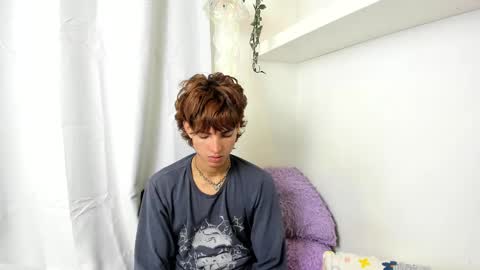 Snapshot of santy_kitty chatting on January 6, 6:36 am kitty online show from January 6, 6:36 am