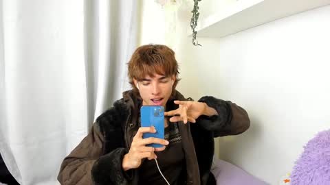 Snapshot of santy_kitty chatting on January 21, 3:37 am kitty online show from January 21, 3:37 am