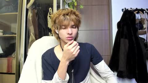 Snapshot of santy_kitty chatting on February 26, 3:42 am kitty online show from February 26, 3:42 am