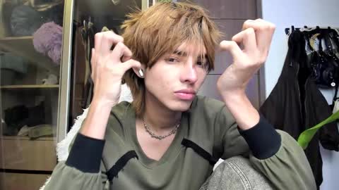 Snapshot of santy_kitty chatting on March 12, 2:20 am kitty online show from March 12, 2:20 am