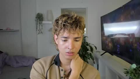 kitty online show from November 9, 1:59 am