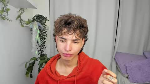 Snapshot of santy_kitty chatting on January 12, 12:49 am kitty online show from January 12, 12:49 am