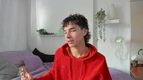 Snapshot of santy_kitty chatting on January 15, 5:49 pm kitty online show from January 15, 5:49 pm