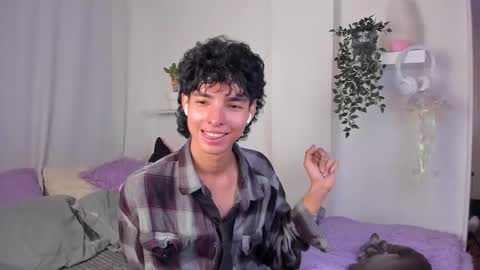 Snapshot of santy_kitty chatting on February 3, 11:54 pm kitty online show from February 3, 11:54 pm