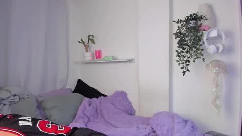 Snapshot of santy_kitty chatting on February 14, 1:57 am kitty online show from February 14, 1:57 am