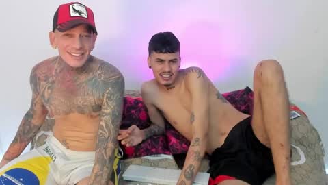 santy_of1 online show from April 29, 2:43 pm