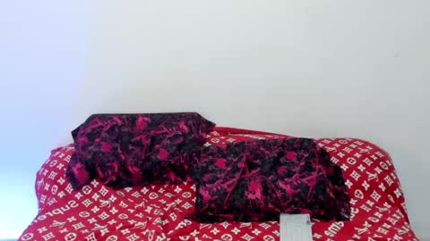santy_of1 online show from May 8, 2:11 pm