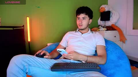 Santyago online show from November 6, 7:15 pm