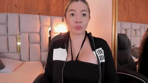 Saori  online show from October 18, 12:06 pm