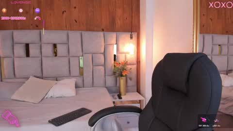 Saori  online show from November 6, 11:55 am