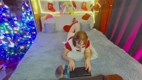 Snapshot of sara__foxy chatting on December 28, 3:37 pm sara  foxy online show from December 28, 3:37 pm