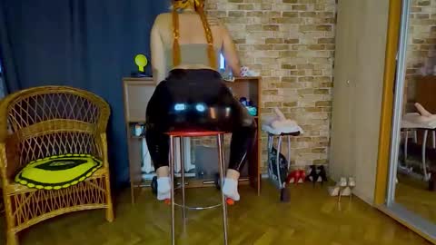 Snapshot of sara__foxy chatting on May 24, 2:27 am sara foxy online show from May 24, 2:27 am