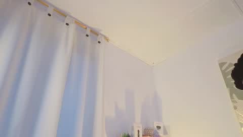 Snapshot of sara_brown04 chatting on December 16, 8:03 pm Sara online show from December 16, 8:03 pm