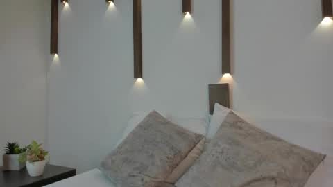 Sara online show from February 28, 9:01 pm