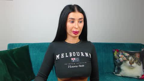 Snapshot of sara_daisy chatting on September 29, 4:56 pm Im Sara I am happy to be here online show from September 29, 4:56 pm