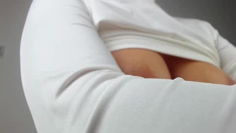 Snapshot of sara_daisy chatting on January 31, 7:11 pm Im Sara I am happy to be here online show from January 31, 7:11 pm