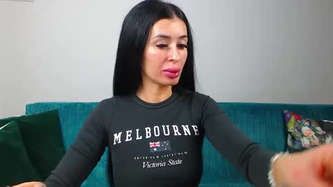 Snapshot of sara_daisy chatting on February 7, 5:49 pm Im Sara I am happy to be here online show from February 7, 5:49 pm