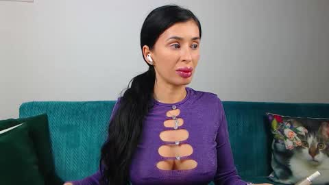 Snapshot of sara_daisy chatting on February 13, 5:42 pm Im Sara I am happy to be here online show from February 13, 5:42 pm