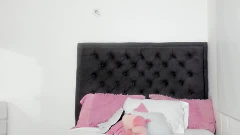 sara online show from January 11, 4:16 am