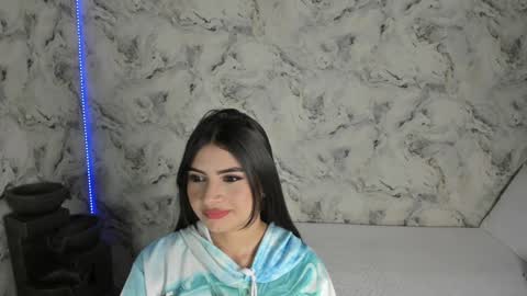 Snapshot of sara_fernandezz chatting on January 15, 11:00 am sara online show from January 15, 11:00 am