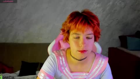 Snapshot of sara_frayy chatting on September 23, 12:24 am Sarah online show from September 23, 12:24 am