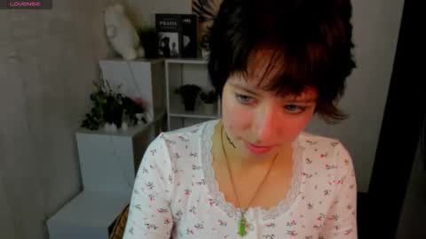 Snapshot of sara_frayy chatting on October 8, 1:58 am Sarah online show from October 8, 1:58 am