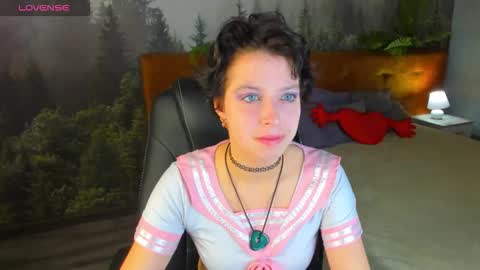 Snapshot of sara_frayy chatting on October 20, 12:55 am Sarah online show from October 20, 12:55 am