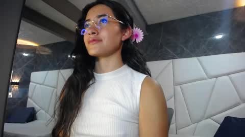 Sara online show from May 12, 12:35 pm