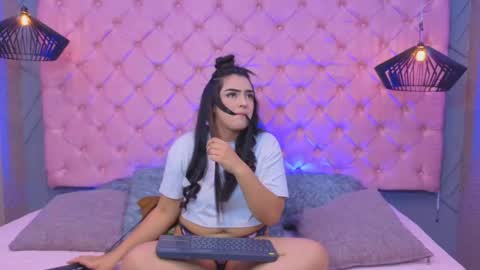 sara online show from May 22, 5:03 am