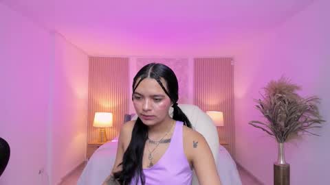 Snapshot of sara_jjones_ chatting on December 15, 8:13 pm Sara online show from December 15, 8:13 pm