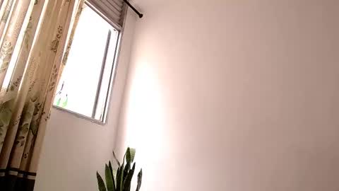 sara_johnson__ online show from October 1, 5:41 pm