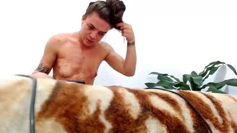 sara_johnson__ online show from October 17, 3:25 pm