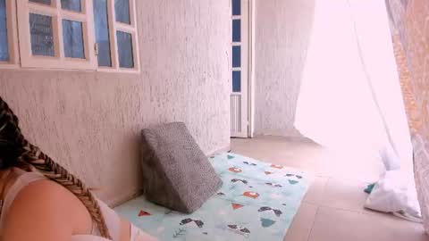 sara_kaii online show from June 21, 5:37 pm